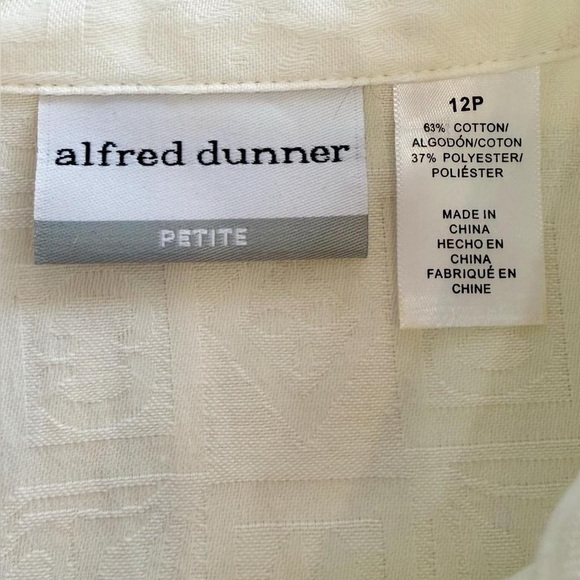 Vintage 90s Alfred Dunner cream button up blouse with floral embroidery. - Picture 8 of 8